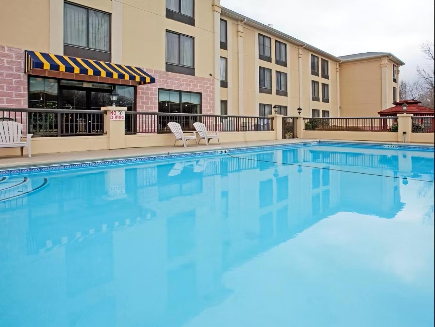 Holiday Inn Express & Suites Charlotte Arpt-Belmont By Ihg Kültér fotó
