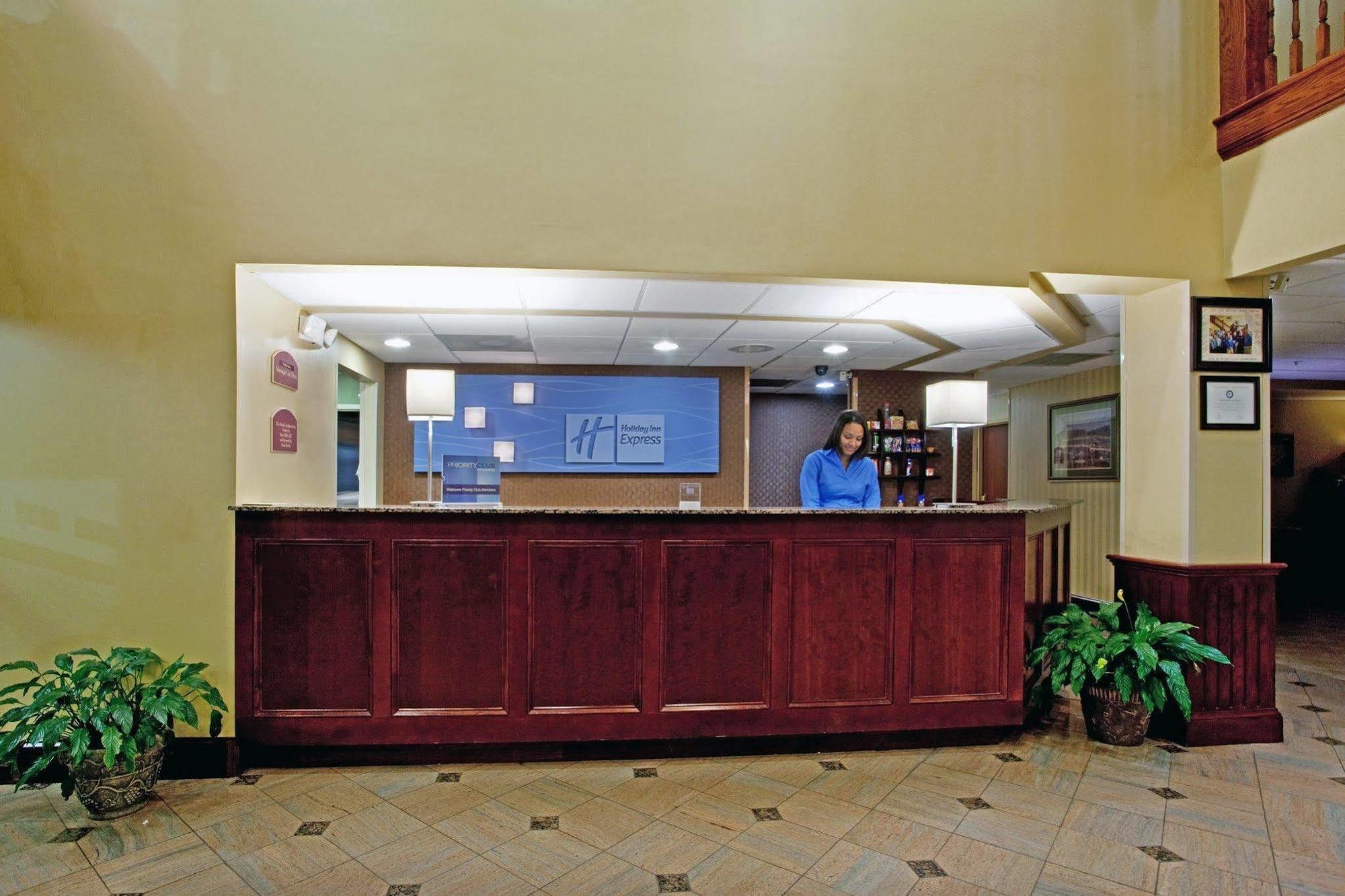 Holiday Inn Express & Suites Charlotte Arpt-Belmont By Ihg Kültér fotó