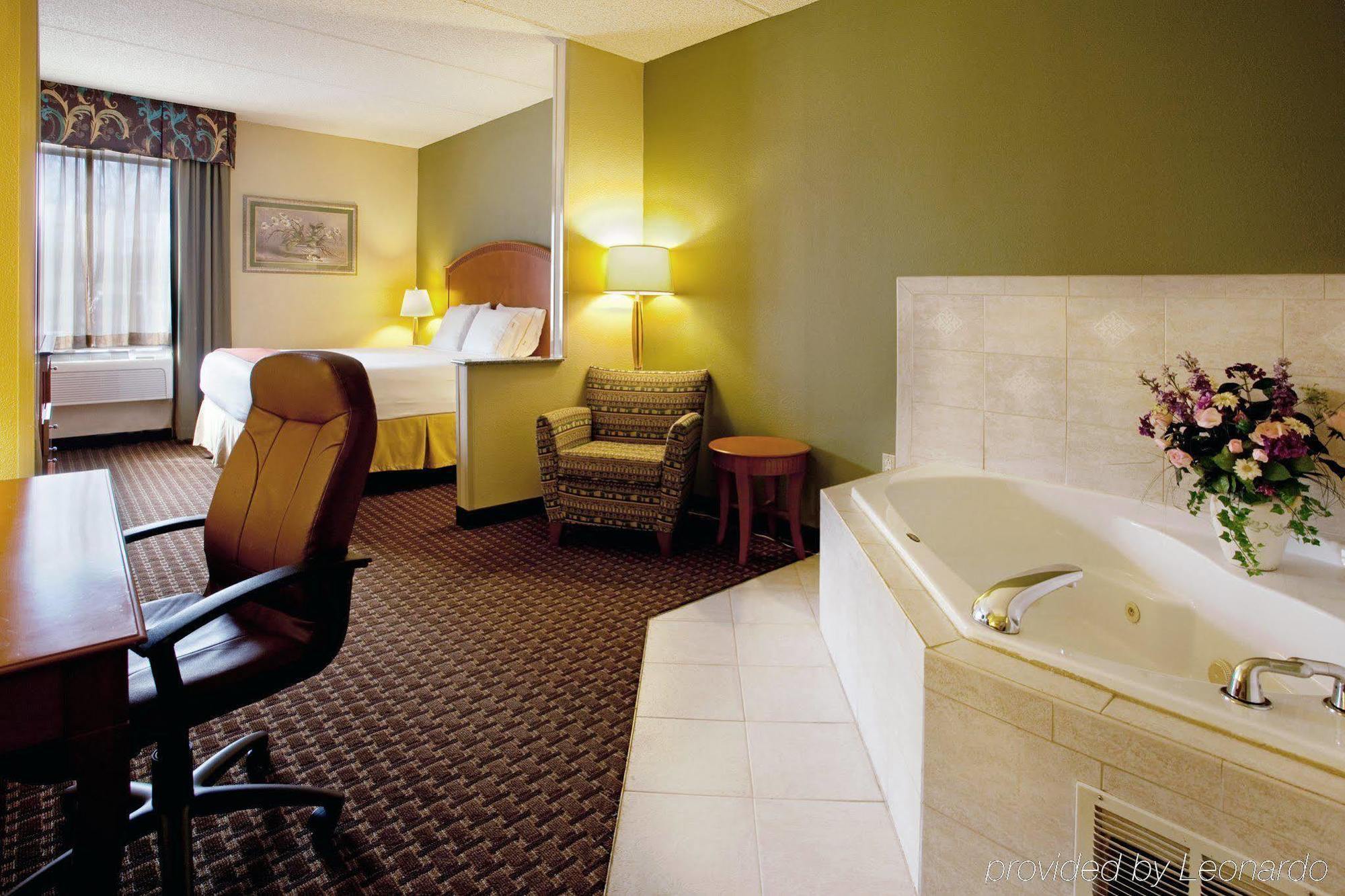 Holiday Inn Express & Suites Charlotte Arpt-Belmont By Ihg Szoba fotó