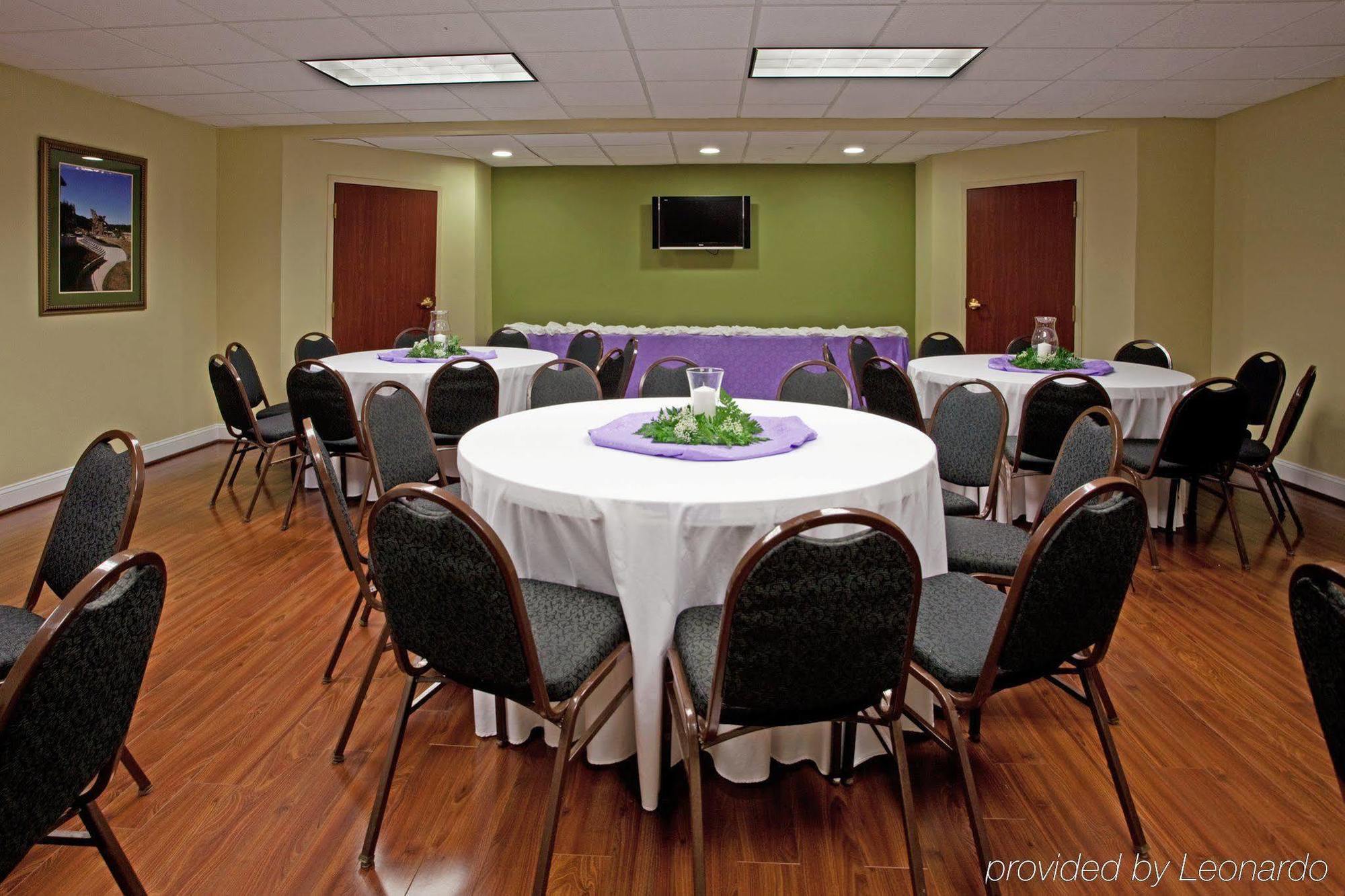 Holiday Inn Express & Suites Charlotte Arpt-Belmont By Ihg Kültér fotó